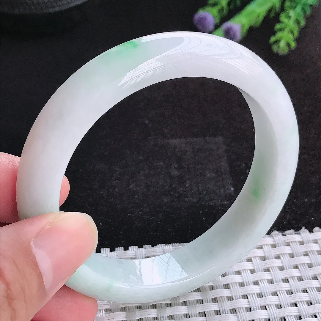 自然光56.5/12.6/8.6老坑精美温润白底青正阳绿手镯天然翡翠玉镯女款