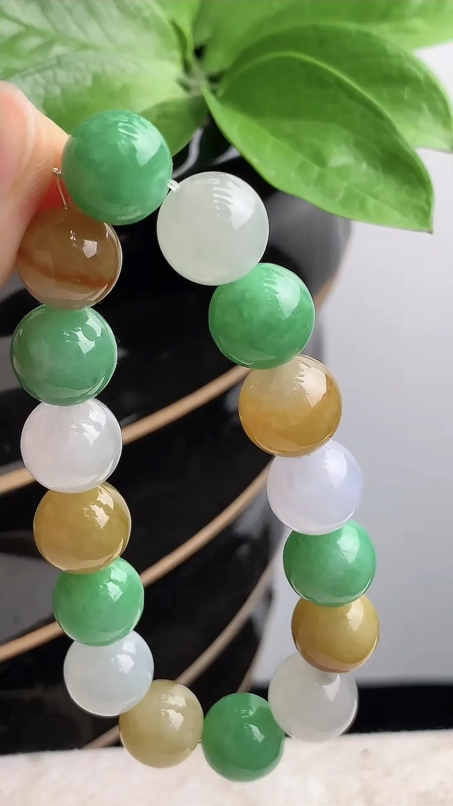 a货翡翠老坑种三彩圆珠佛珠手串16颗 尺寸13.4mm 重量64.12g