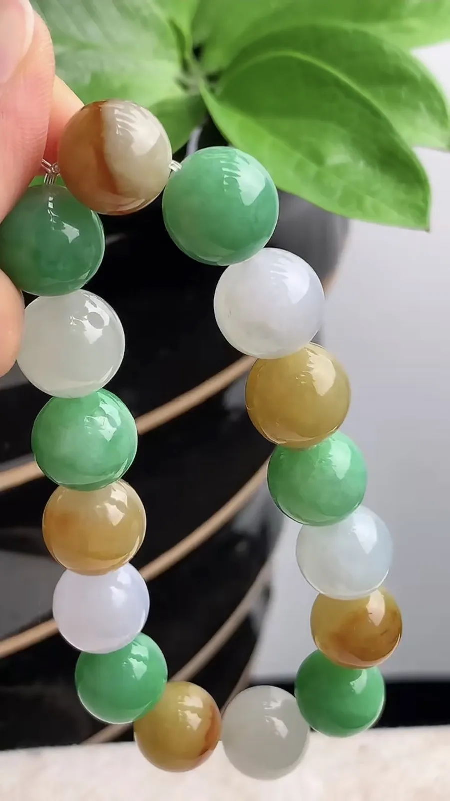 a货翡翠老坑种三彩圆珠佛珠手串16颗 尺寸13.4mm 重量64.12g