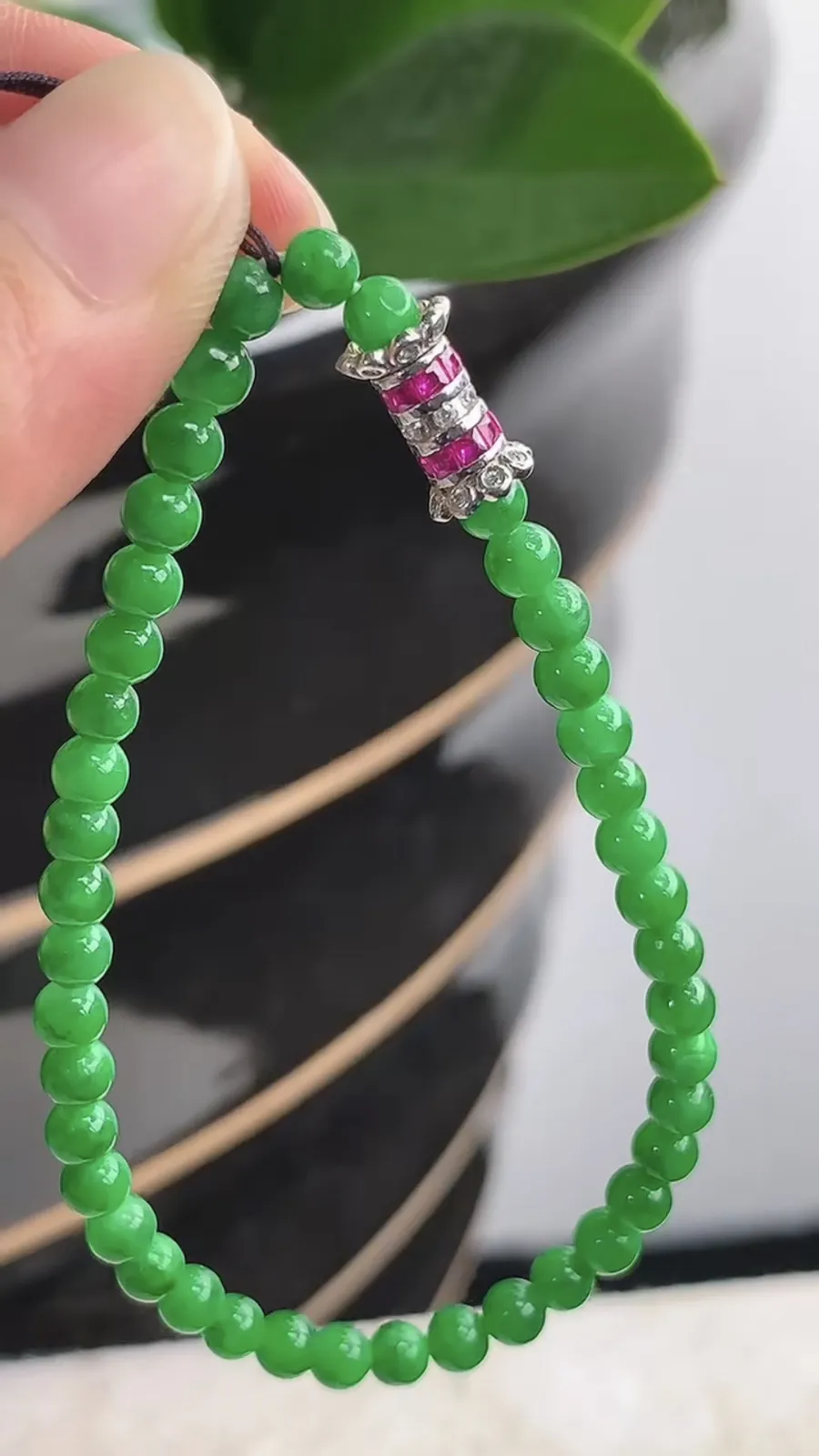 a货翡翠老坑种阳绿圆珠佛珠手串42颗 尺寸4mm 重量6.29g