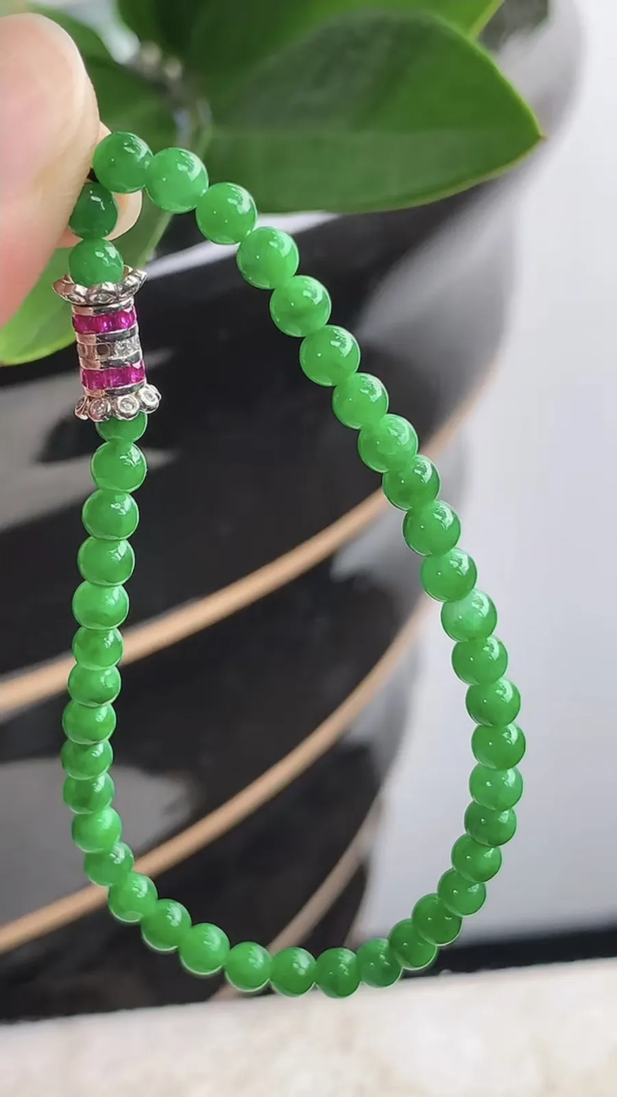 a货翡翠老坑种阳绿圆珠佛珠手串42颗 尺寸4mm 重量6.29g
