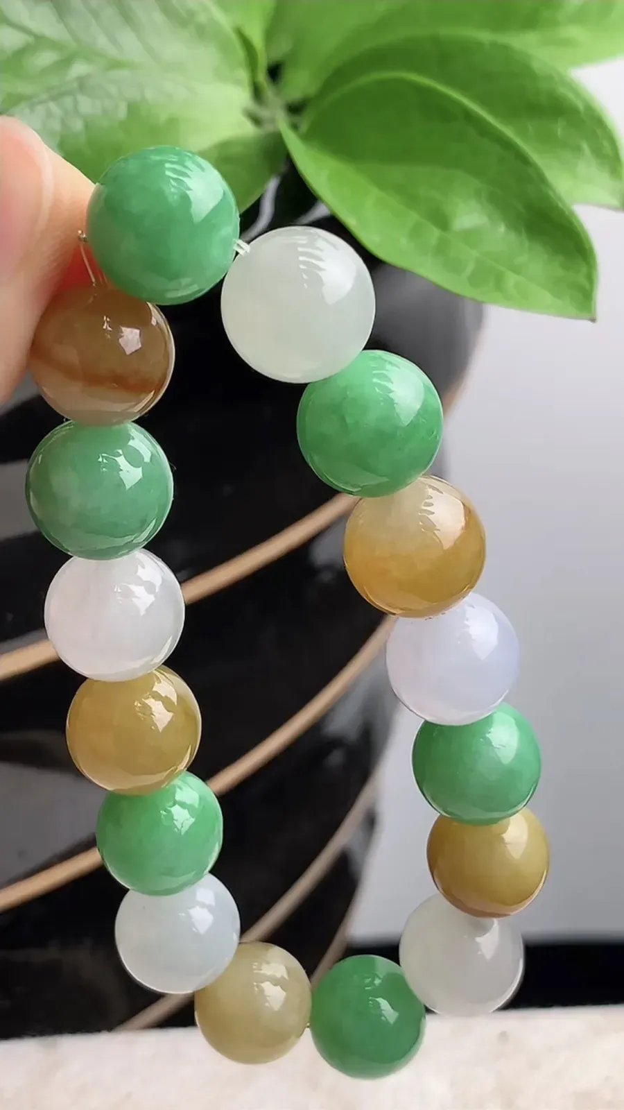a货翡翠老坑种三彩圆珠佛珠手串16颗 尺寸13.4mm 重量64.12g