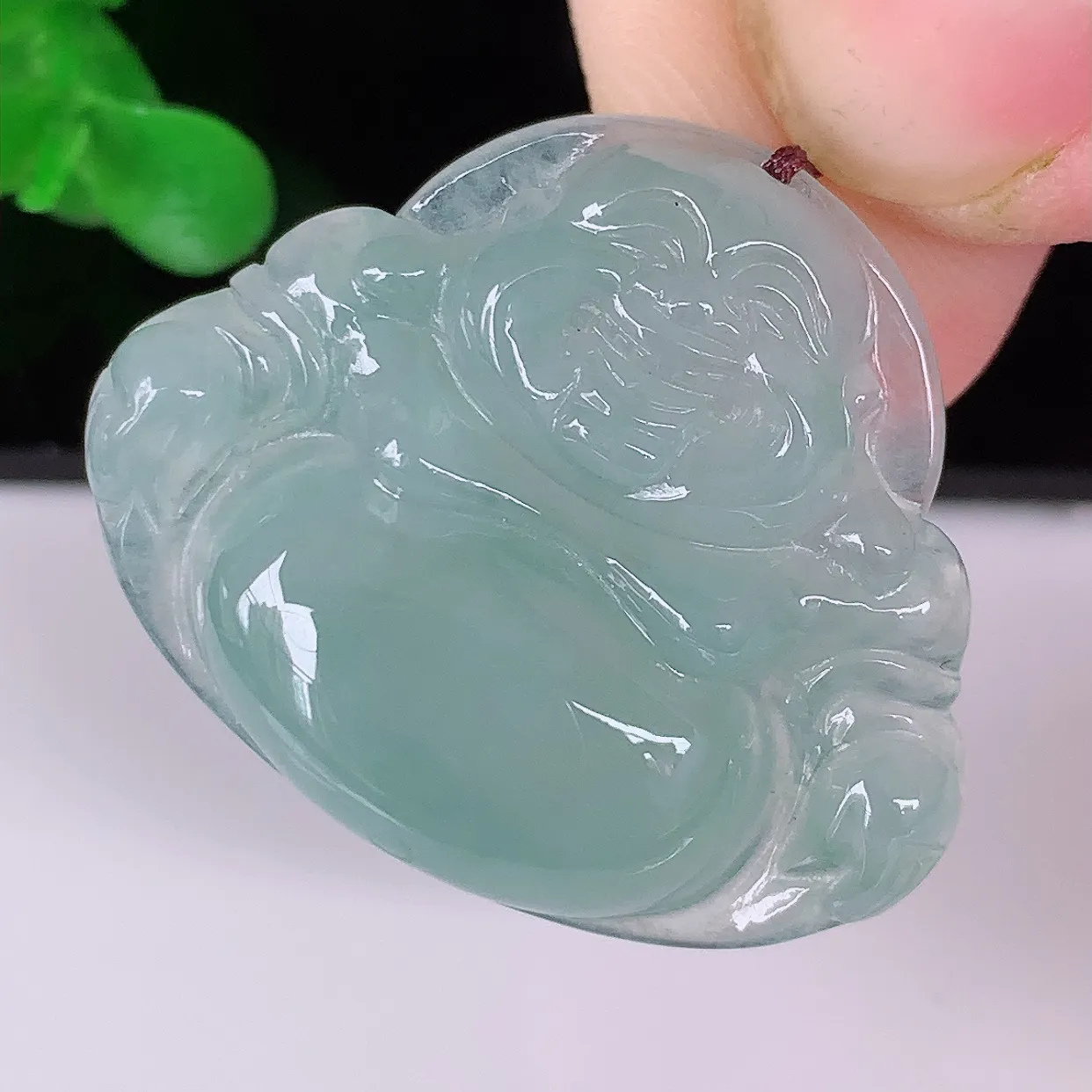 自然光实拍，冰种佛公翡翠吊坠，饱满， 佛公亦保平安，寓意有福（佛公）相伴，品相佳，配戴优雅迷人！#4