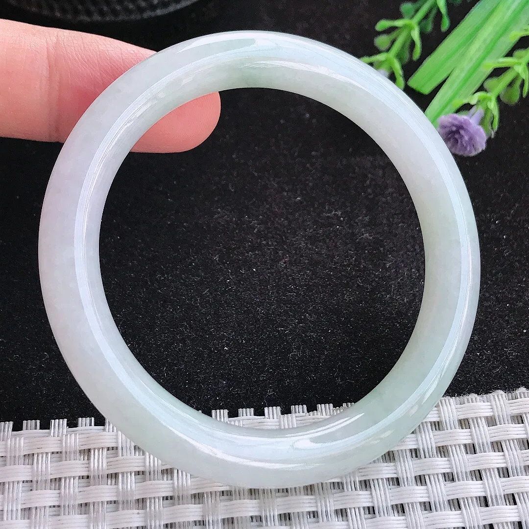 自然光51/8.6/8.5小圈口老坑秀气冰润圆条手镯天然翡翠玉镯女款