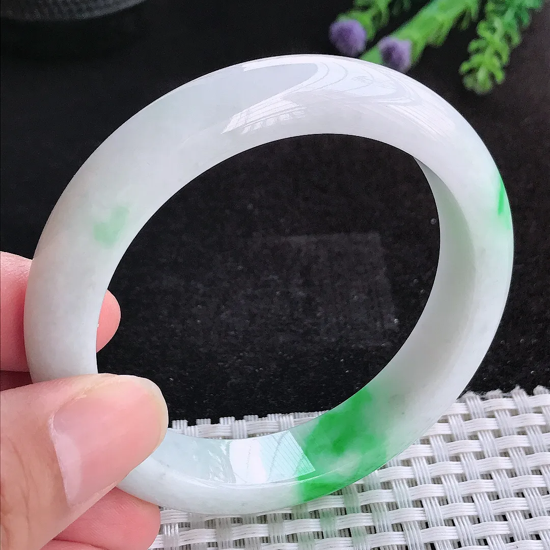 自然光56.5/12.6/8.6老坑精美温润白底青正阳绿手镯天然翡翠玉镯女款