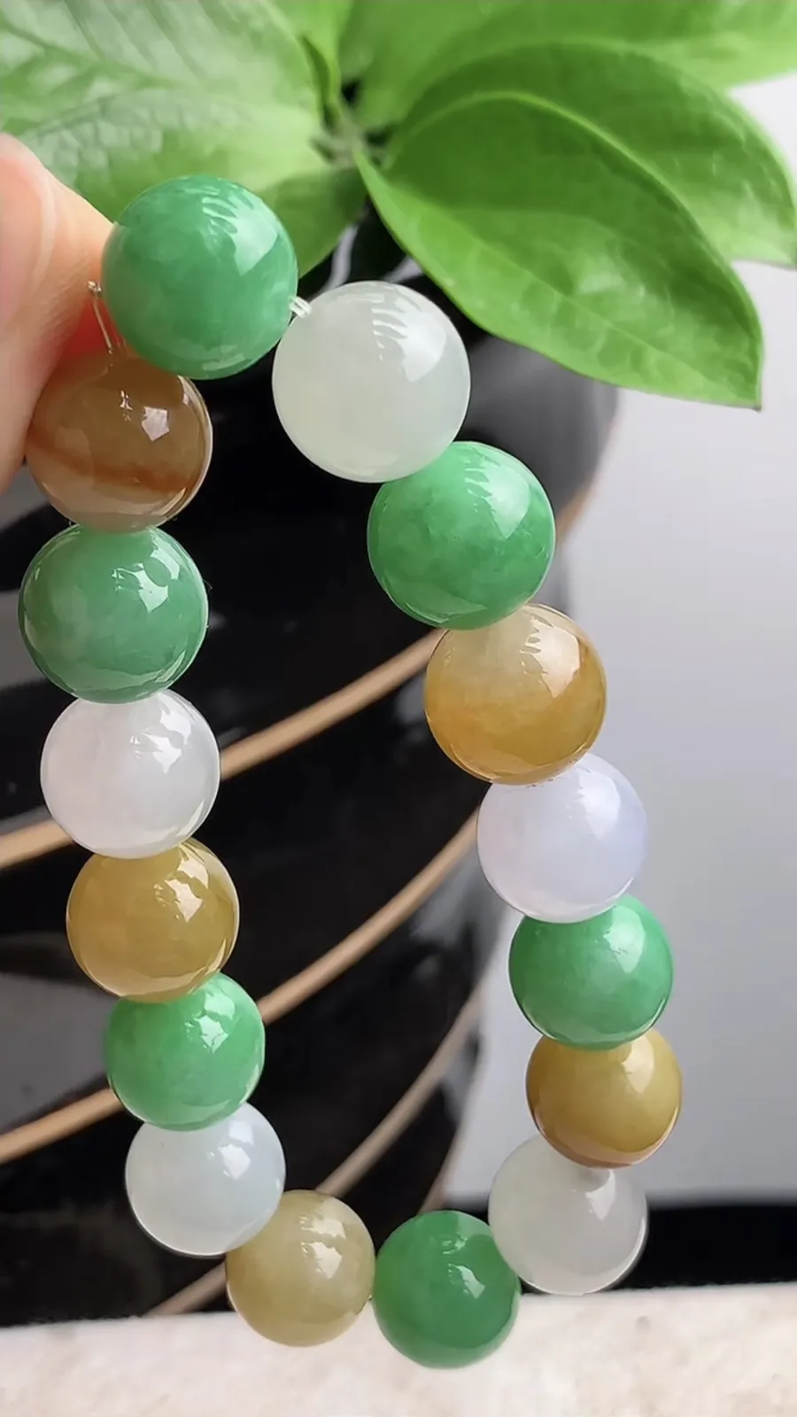 a货翡翠老坑种三彩圆珠佛珠手串16颗 尺寸13.4mm 重量64.12g