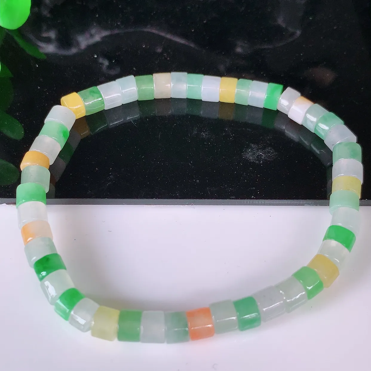 自然光实拍，冰润多彩翡翠路路通手链手串，水润秀气，料子细腻，清爽，高档大气，自戴送礼佳品！#46.23取一尺寸4.6mm