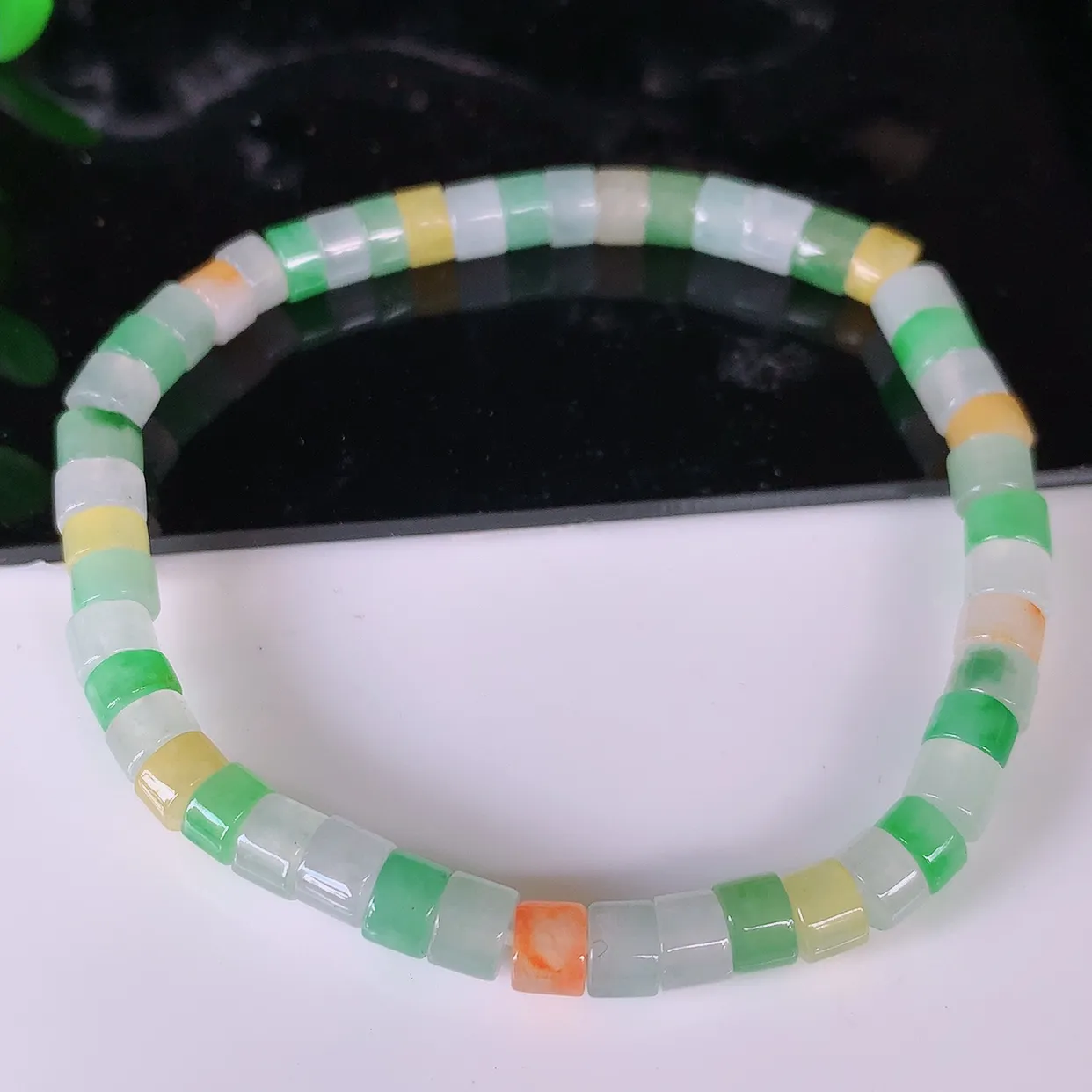 自然光实拍，冰润多彩翡翠路路通手链手串，水润秀气，料子细腻，清爽，高档大气，自戴送礼佳品！#46.23取一尺寸4.6mm