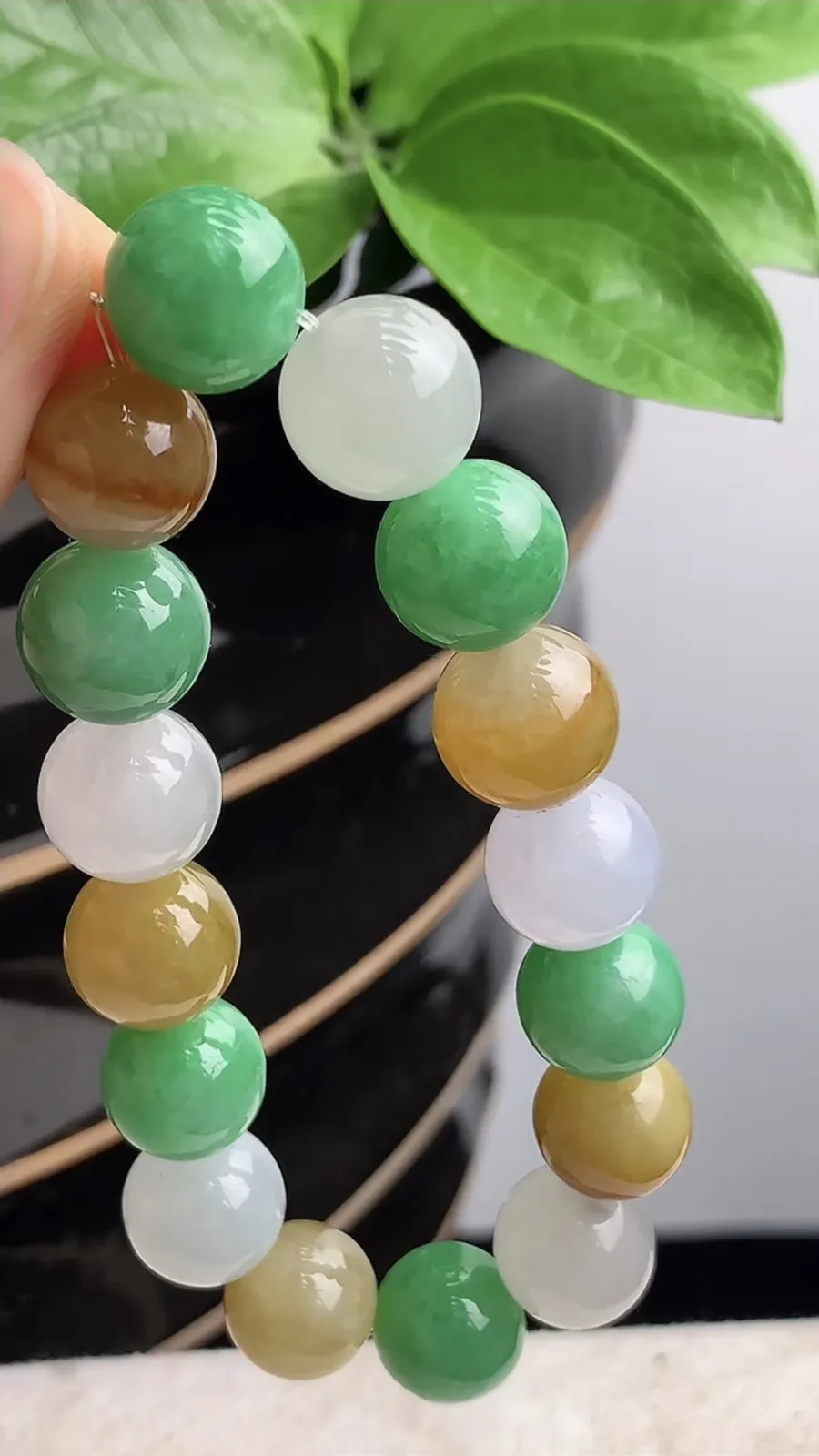 a货翡翠老坑种三彩圆珠佛珠手串16颗 尺寸13.4mm 重量64.12g