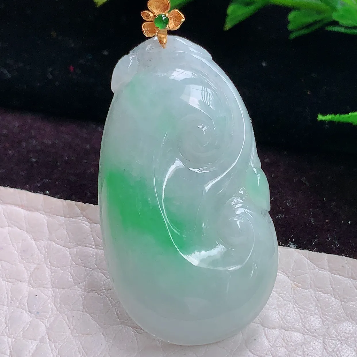 gx实拍37.6*21.4*5缅甸翡翠精雕飘绿事事顺 如意玉吊坠 玉挂件