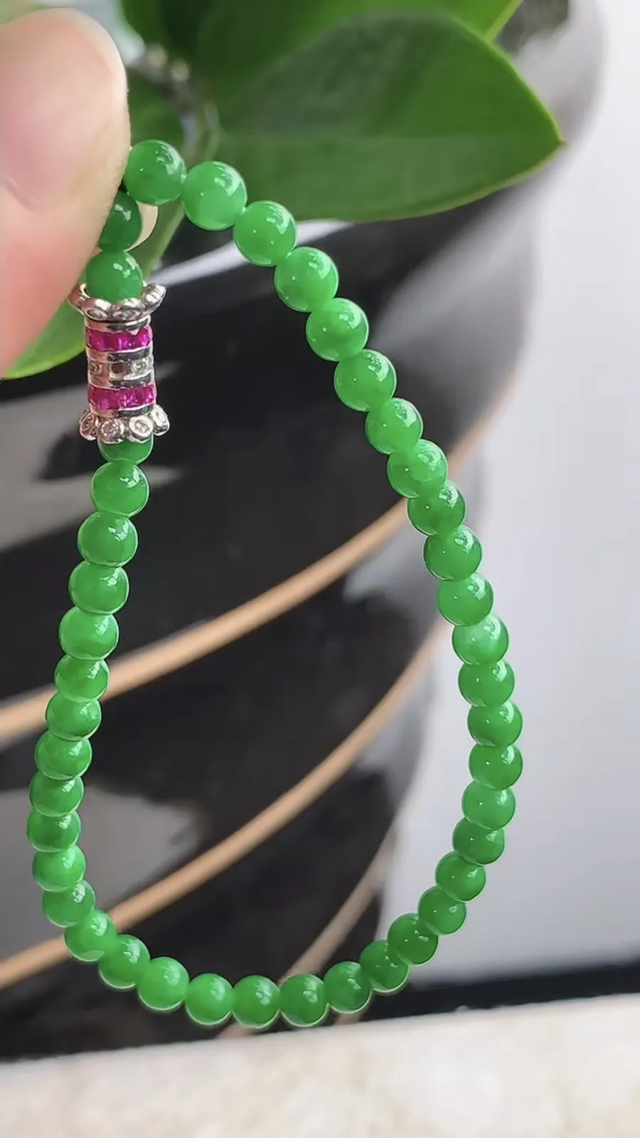 a货翡翠老坑种阳绿圆珠佛珠手串42颗 尺寸4mm 重量6.29g
