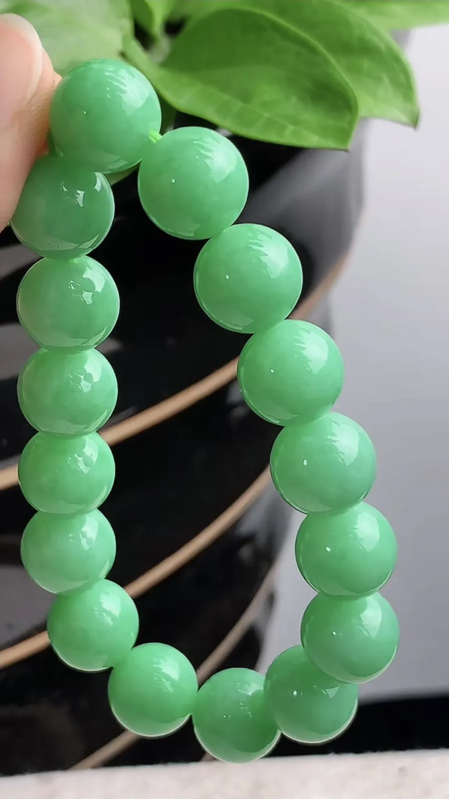a货翡翠老坑种满绿圆珠佛珠手串16颗 尺寸12mm 重量52.70g