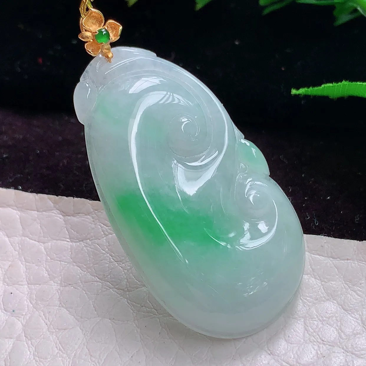 zen实拍37.6*21.4*5缅甸翡翠精雕飘绿事事顺 如意玉吊坠 玉挂件