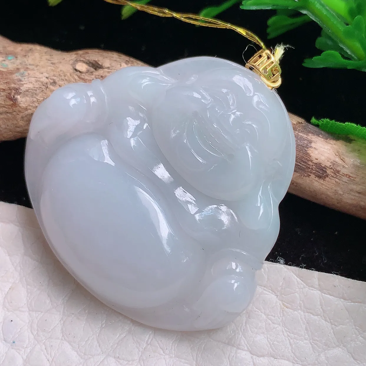 gx实拍33.4*35.3*6缅甸翡翠精雕淡雅佛公 弥勒佛玉吊坠 玉挂件