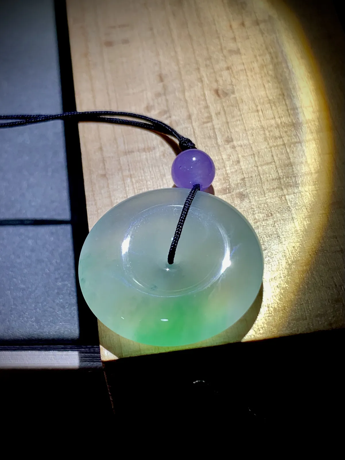 绿花平安扣子，25.3-5.6mm，顶珠为装饰品