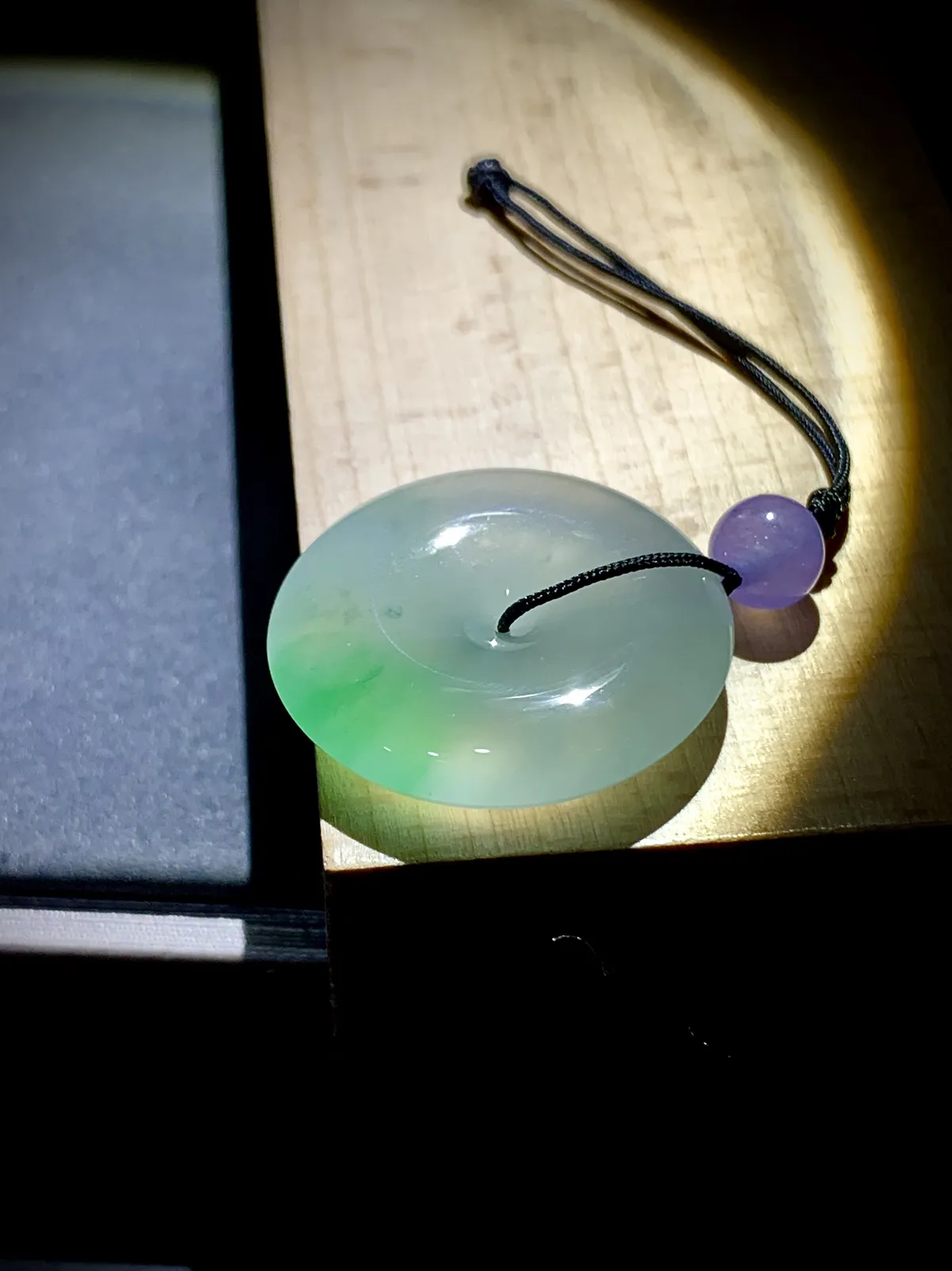 绿花平安扣子，25.3-5.6mm，顶珠为装饰品