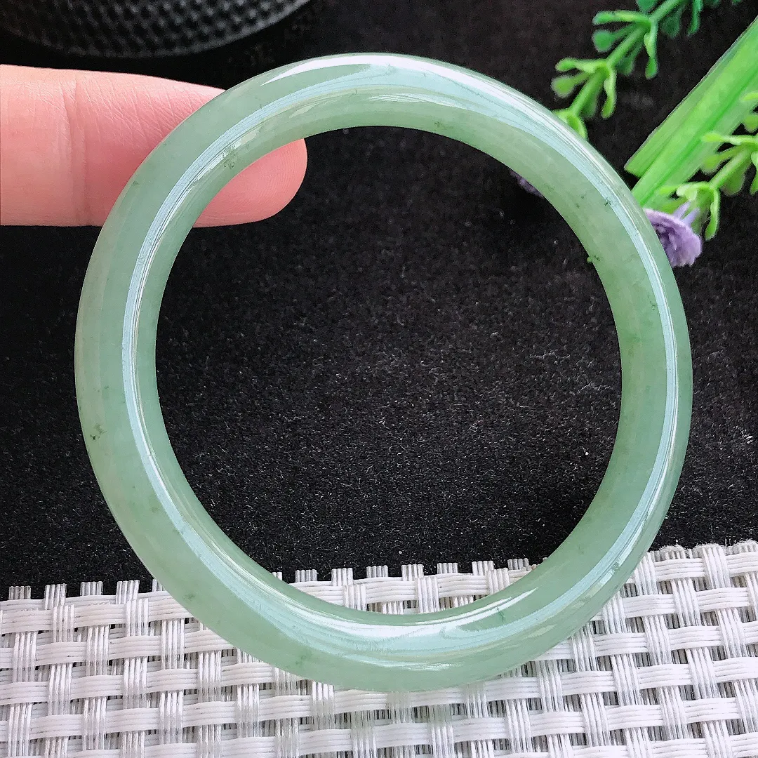 自然光54/8/8.2老坑冰胶水灵满色油绿圆条手镯天然翡翠玉镯女款