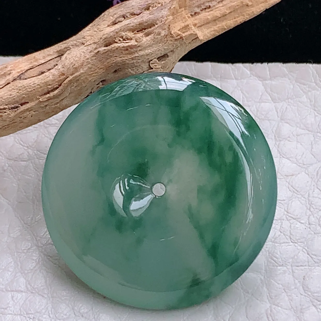 axm实拍29.5*5.7缅甸翡翠精雕冰飘花平安扣 玉扣玉吊坠 玉挂件