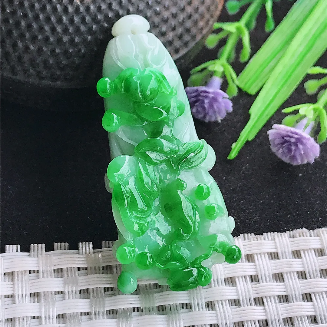 自然光45/21.5/11老坑精美温润飘阳绿白菜吊坠翡翠玉石挂件