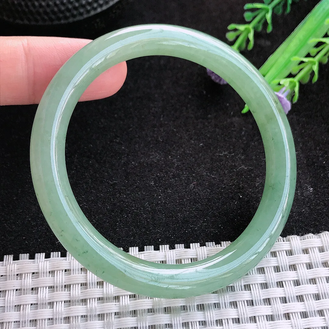 自然光54/8/8.2老坑冰胶水灵满色油绿圆条手镯天然翡翠玉镯女款