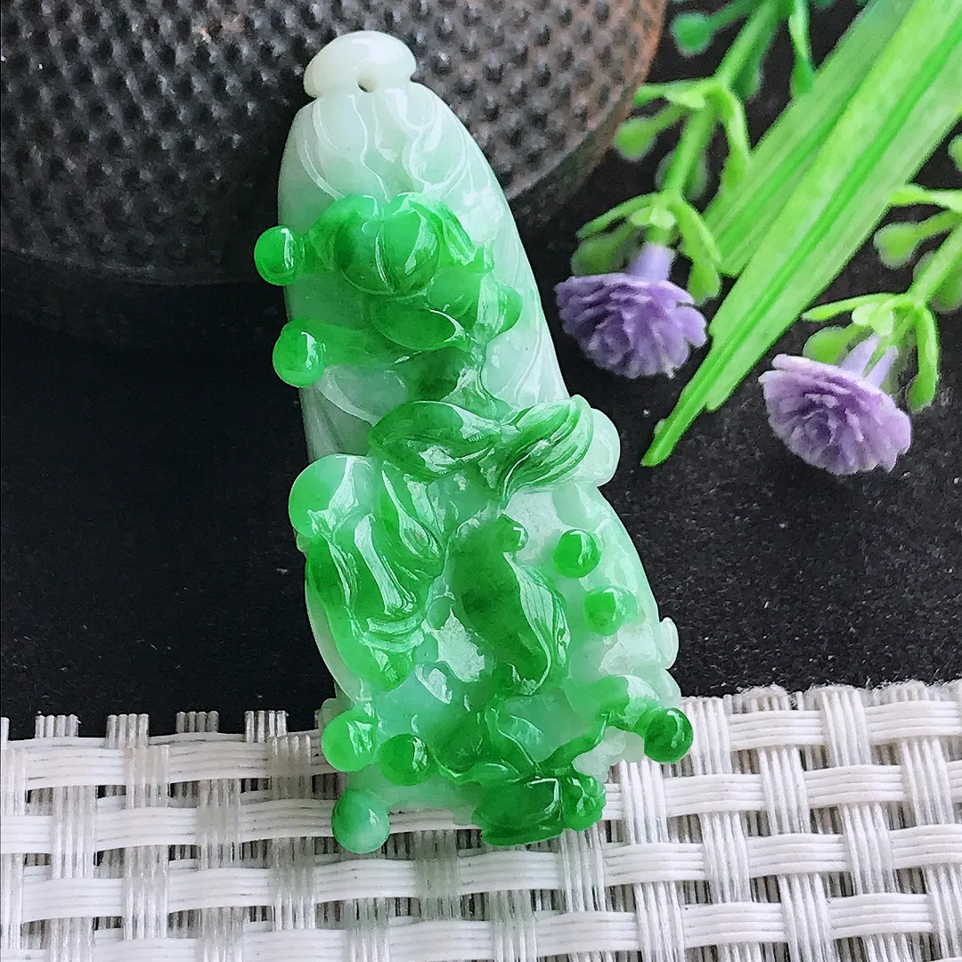 自然光45/21.5/11老坑精美温润飘阳绿白菜吊坠翡翠玉石挂件