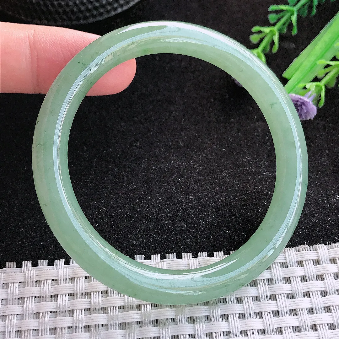 自然光54/8/8.2老坑冰胶水灵满色油绿圆条手镯天然翡翠玉镯女款