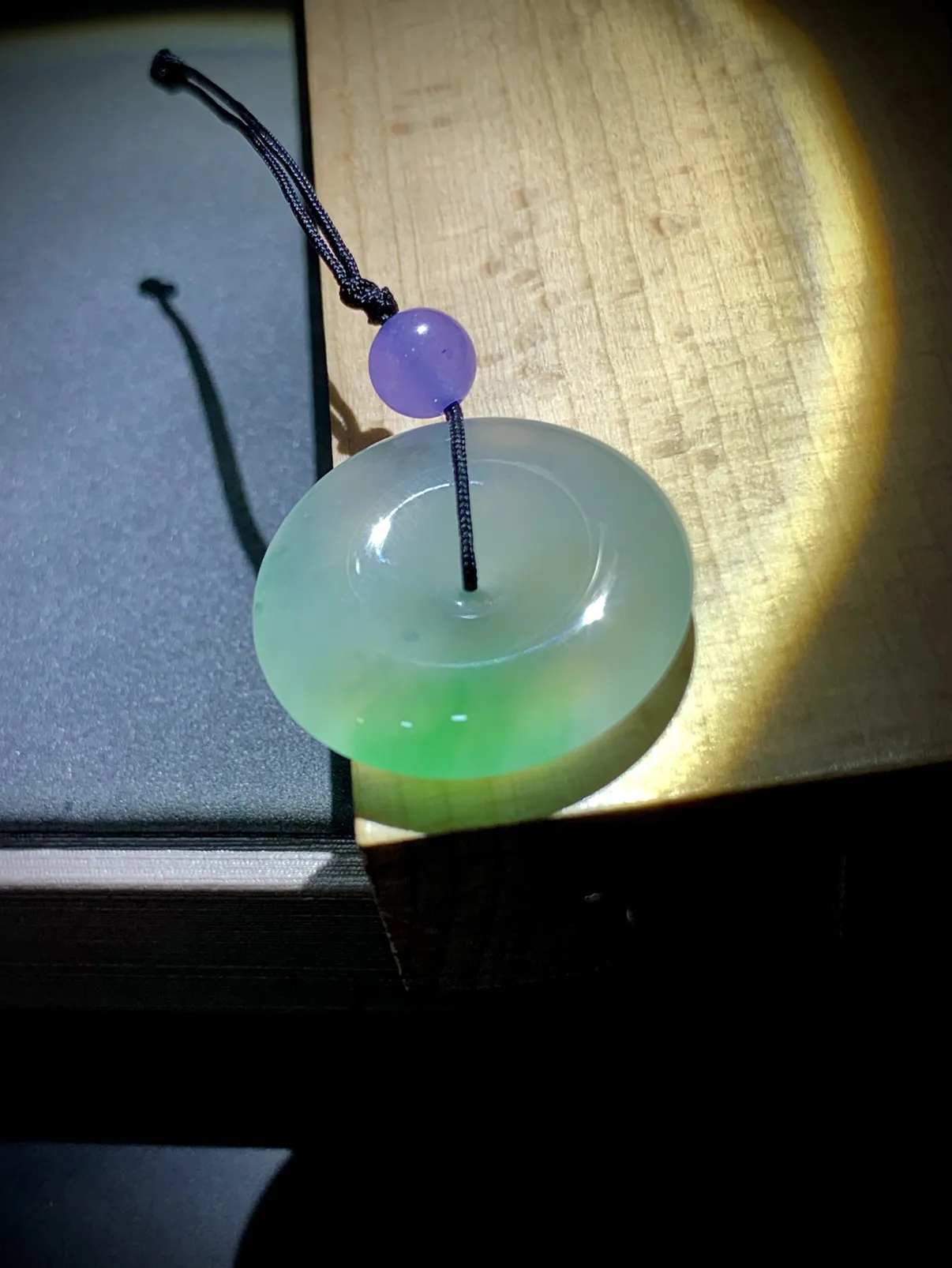 绿花平安扣子，25.3-5.6mm，顶珠为装饰品