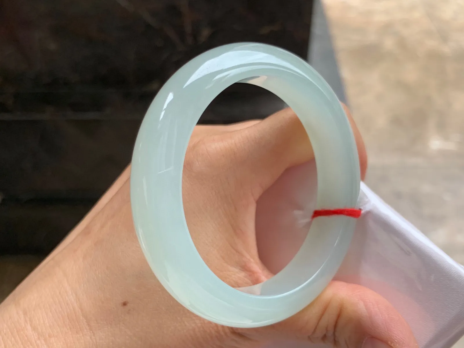 53.5-12.5-9mm
带底色手镯 肉质细嫩 底色很漂亮 拍不出来