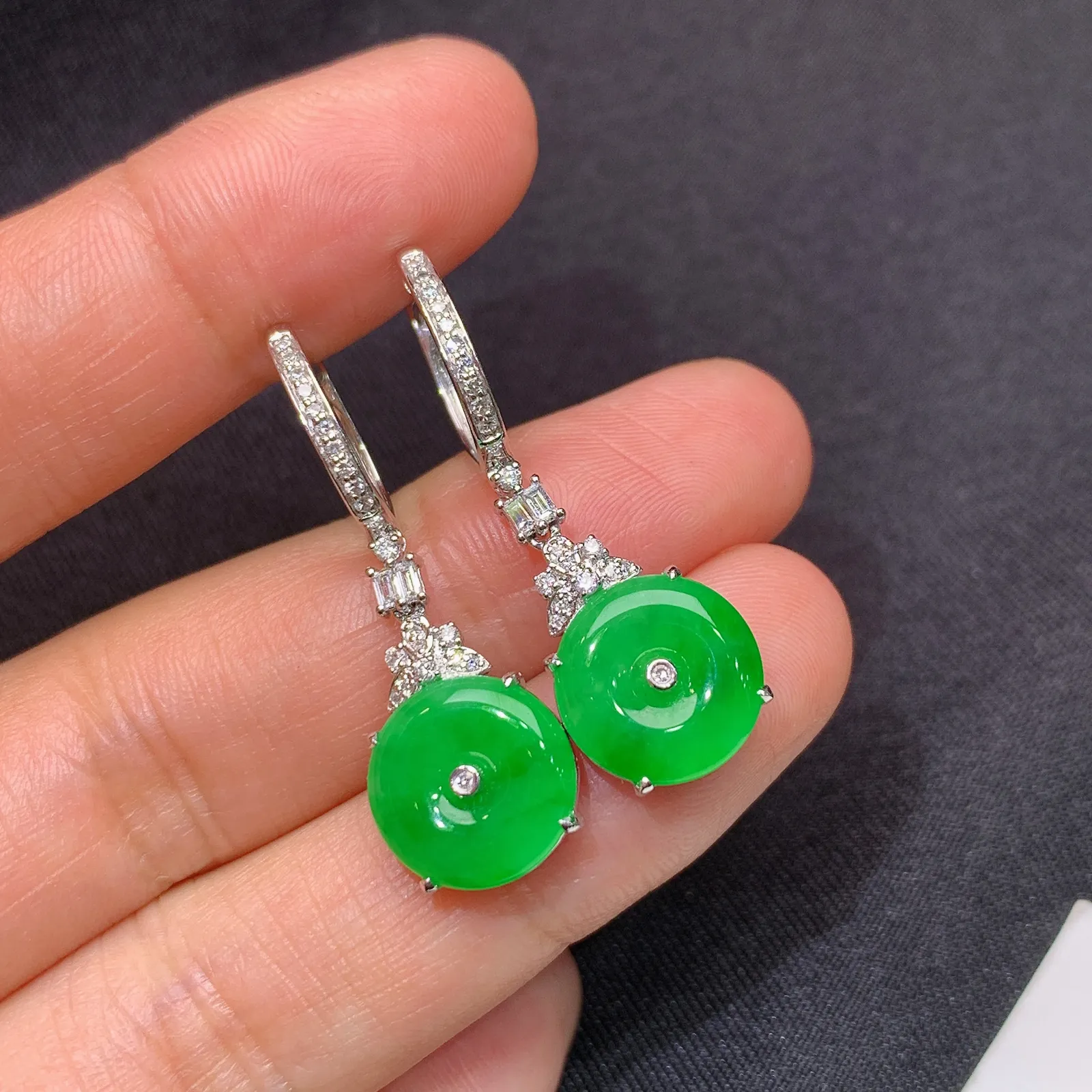 冰阳绿平安扣耳坠，18k金镶嵌，简约时尚，冰润色阳，种水足，Zhe 裸石10.6*2