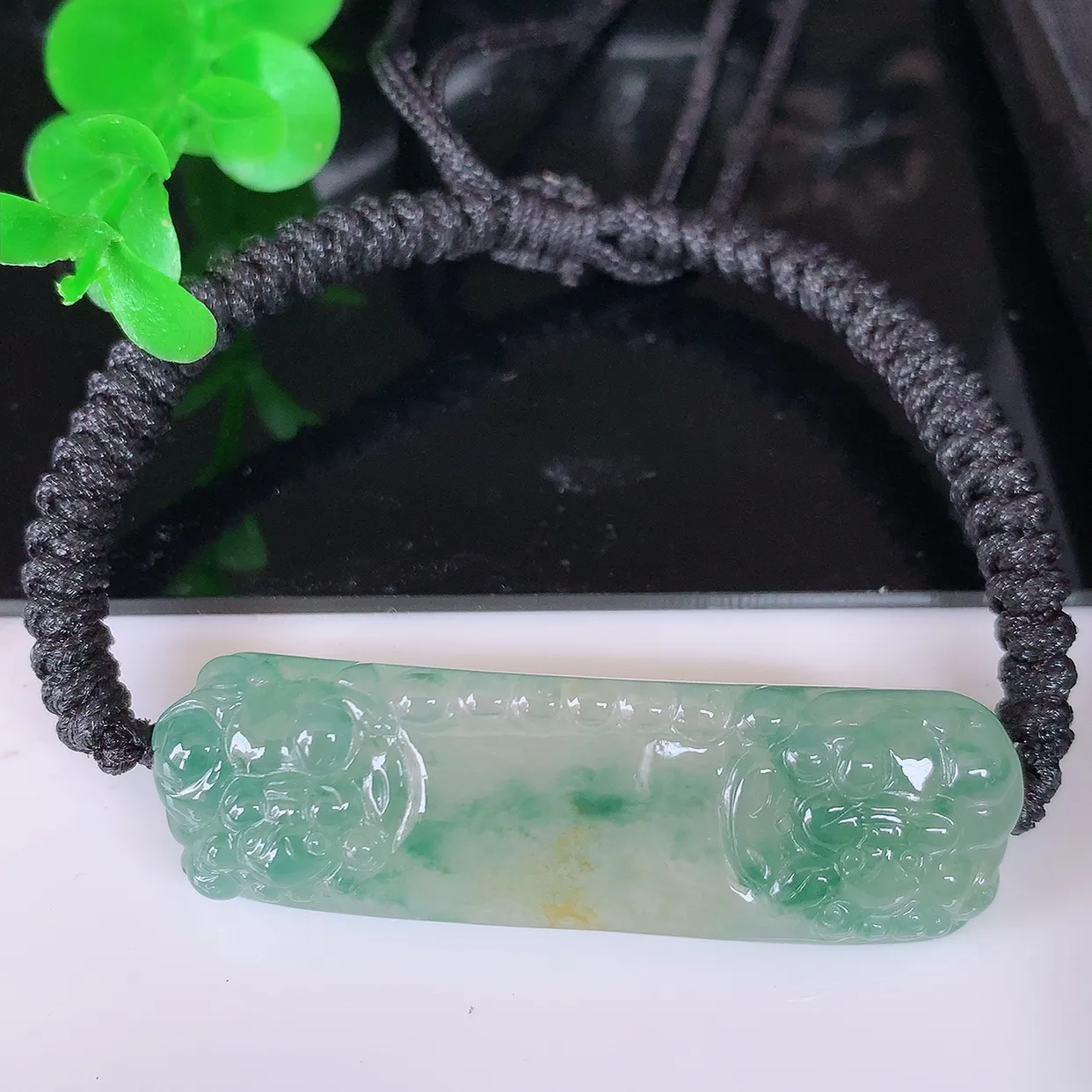 自然光实拍，冰种黄加绿翡翠貔貅手环手链，种老水足，冰清玉润  颜色漂亮  #01.26尺寸48.5*