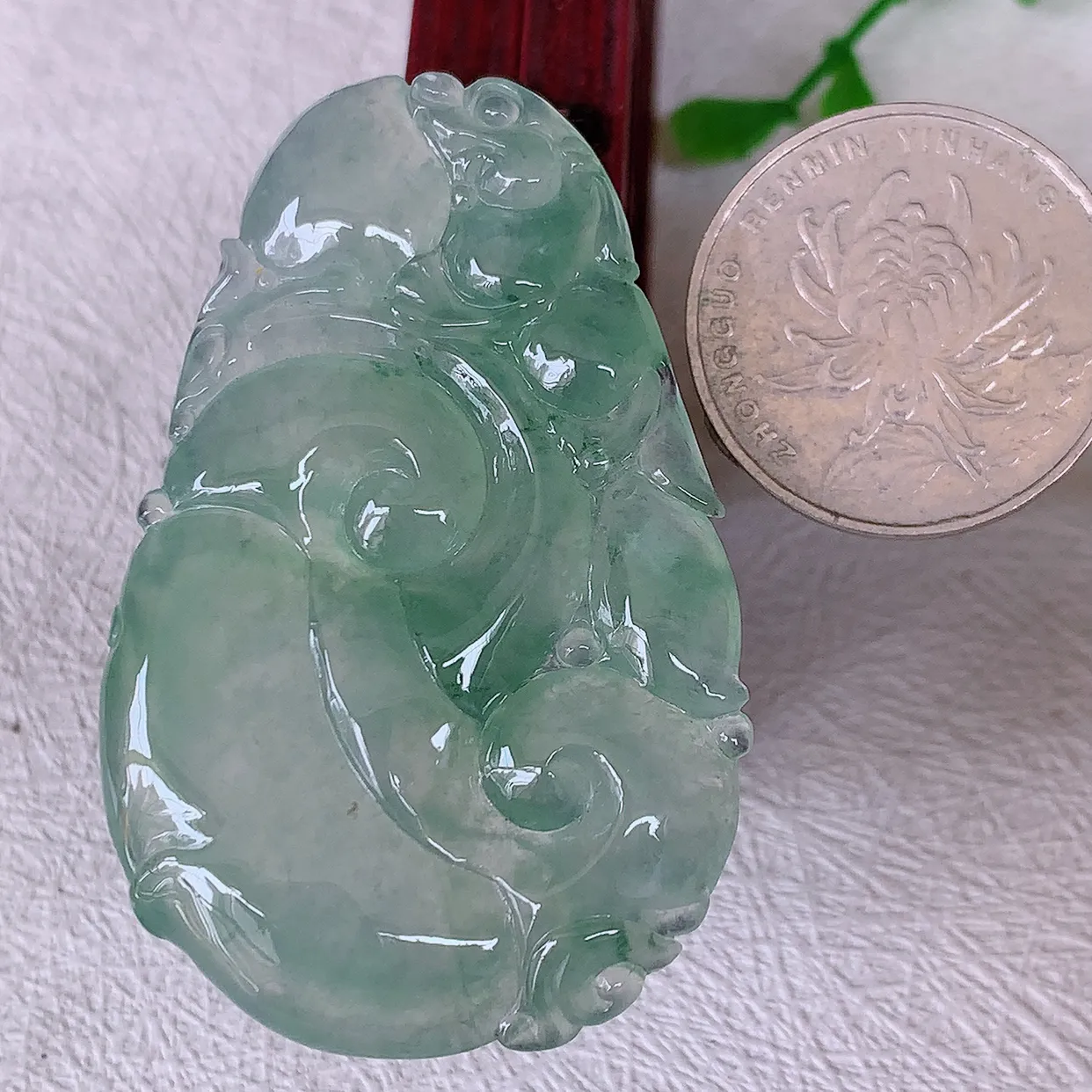 自然光实拍，冰种如意吊坠，翡翠如意，上身效果非常美，饱满大气，工艺美，万事如意，如意一生 #01.26