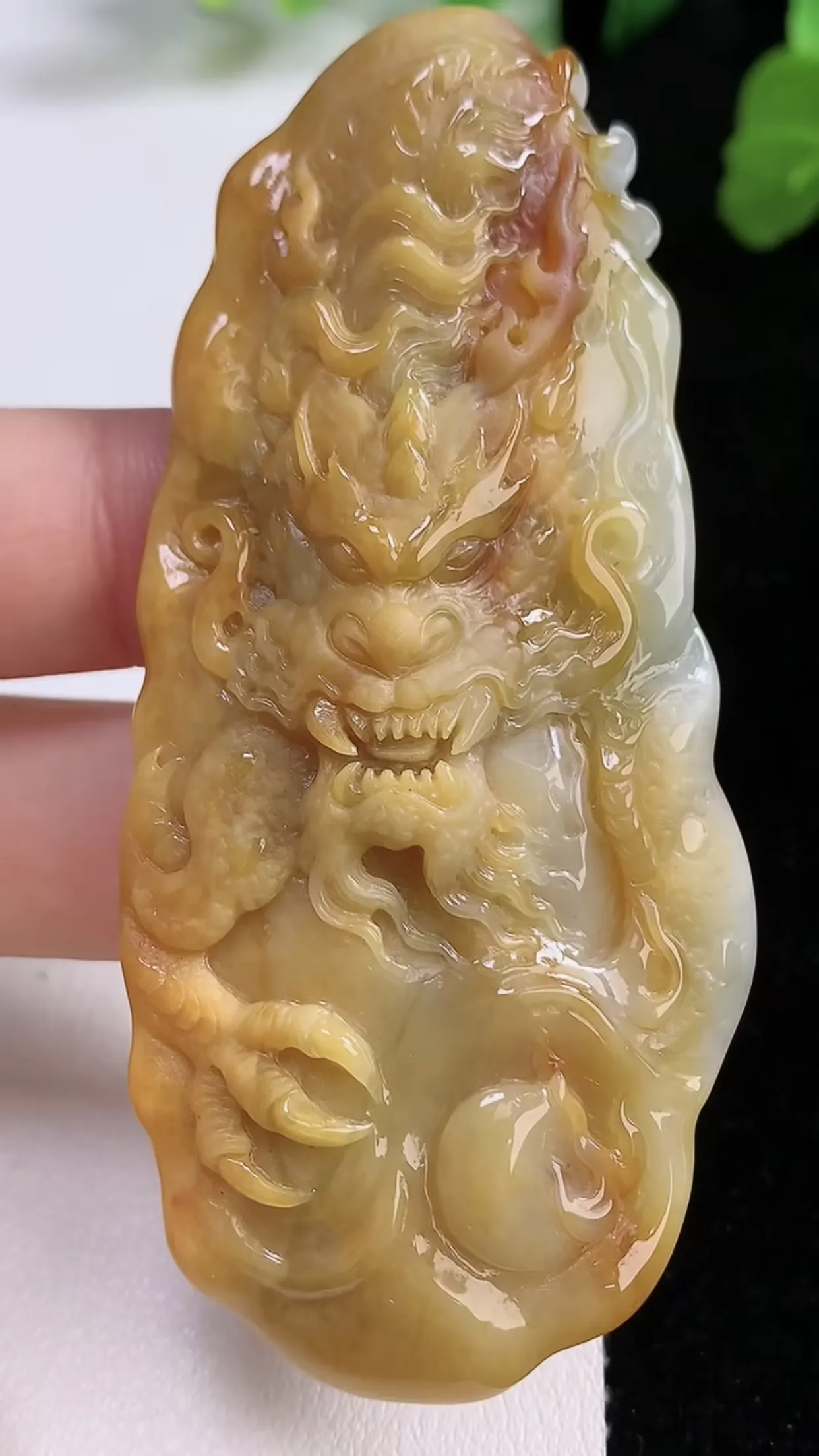 缅甸天然翡翠a货 老坑料起胶冰润 双彩黄翡霸气龙牌吊坠，尺寸75-33.5-10.2mm y 41.