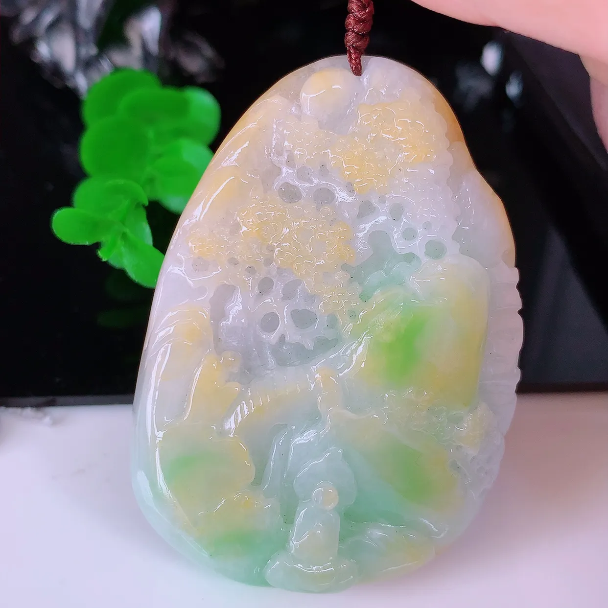 自然光实拍，冰润黄加绿翡翠山水悟道吊坠，三彩山水牌，翡翠悟道寓意“祥和，安宁，吉祥，幸福”，佩戴效果优雅迷人，性价比超高！#41.26