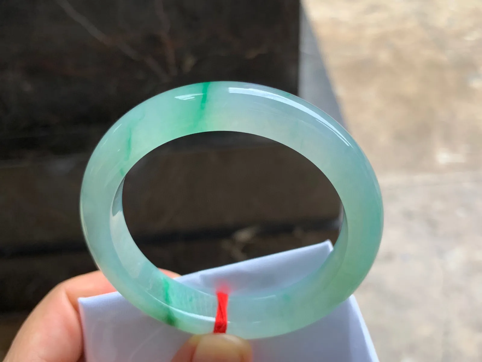 54-11.5-8.5mm
冰种金丝绿手镯 有种有色 上手漂亮