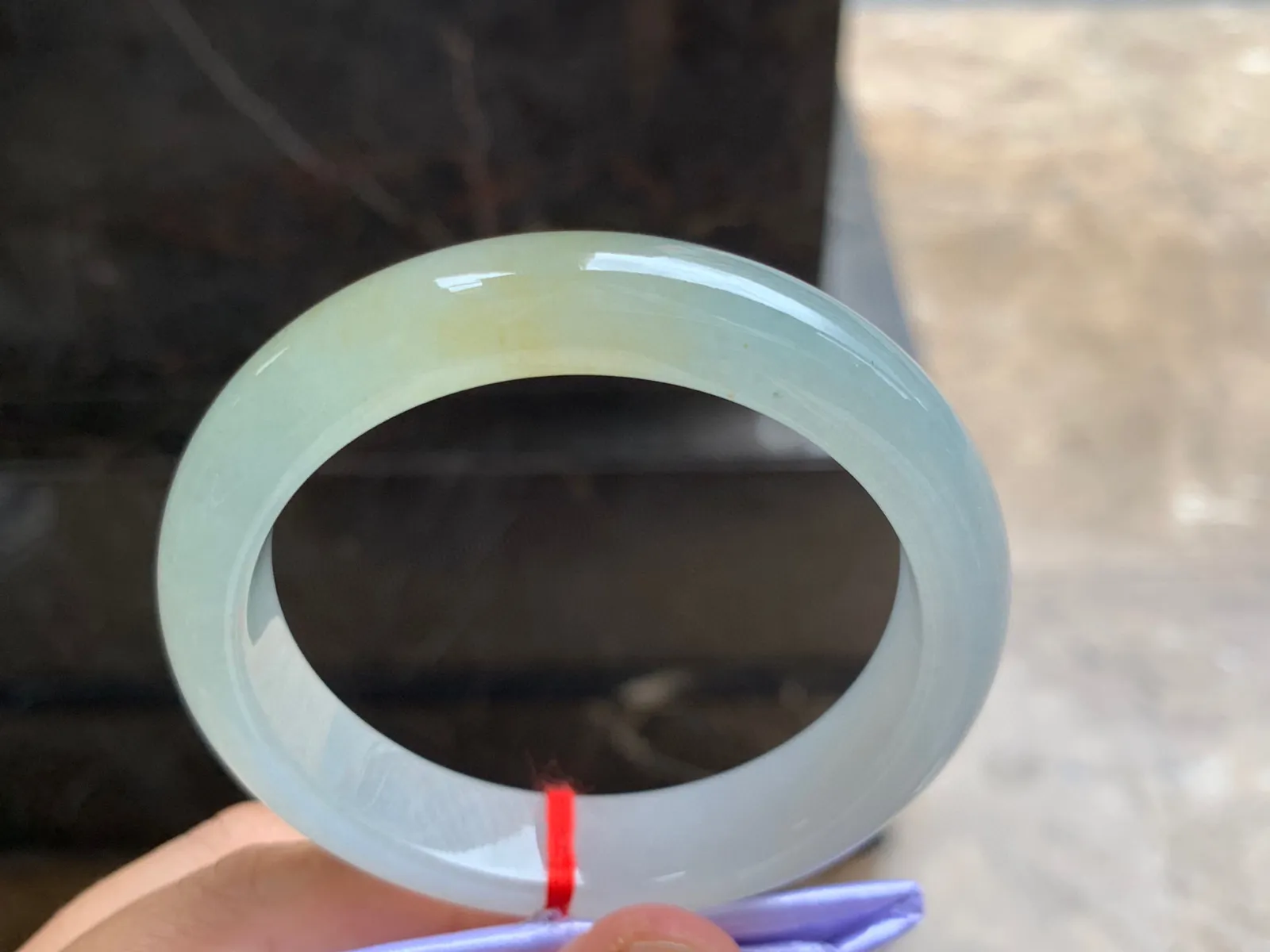 56-12.5-8mm
冰种黄翡手镯 水润光泽 颜色漂亮