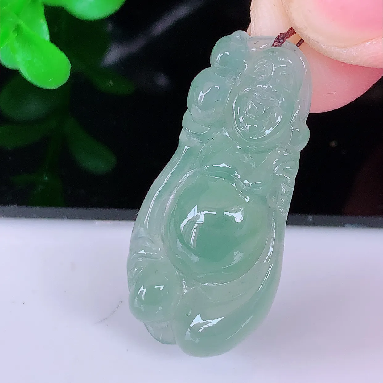 自然光实拍，冰胶逍遥布袋佛翡翠吊坠，代代有钱，水足丰盈，盈满欢喜，配戴送礼佳品！#41.26