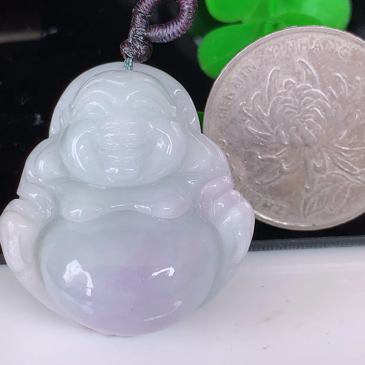 自然光实拍，冰润紫罗兰翡翠佛公吊坠，翡翠开心笑佛，种老水足，颜色漂亮，立体饱满圆润，佩戴效果赞#1.26
