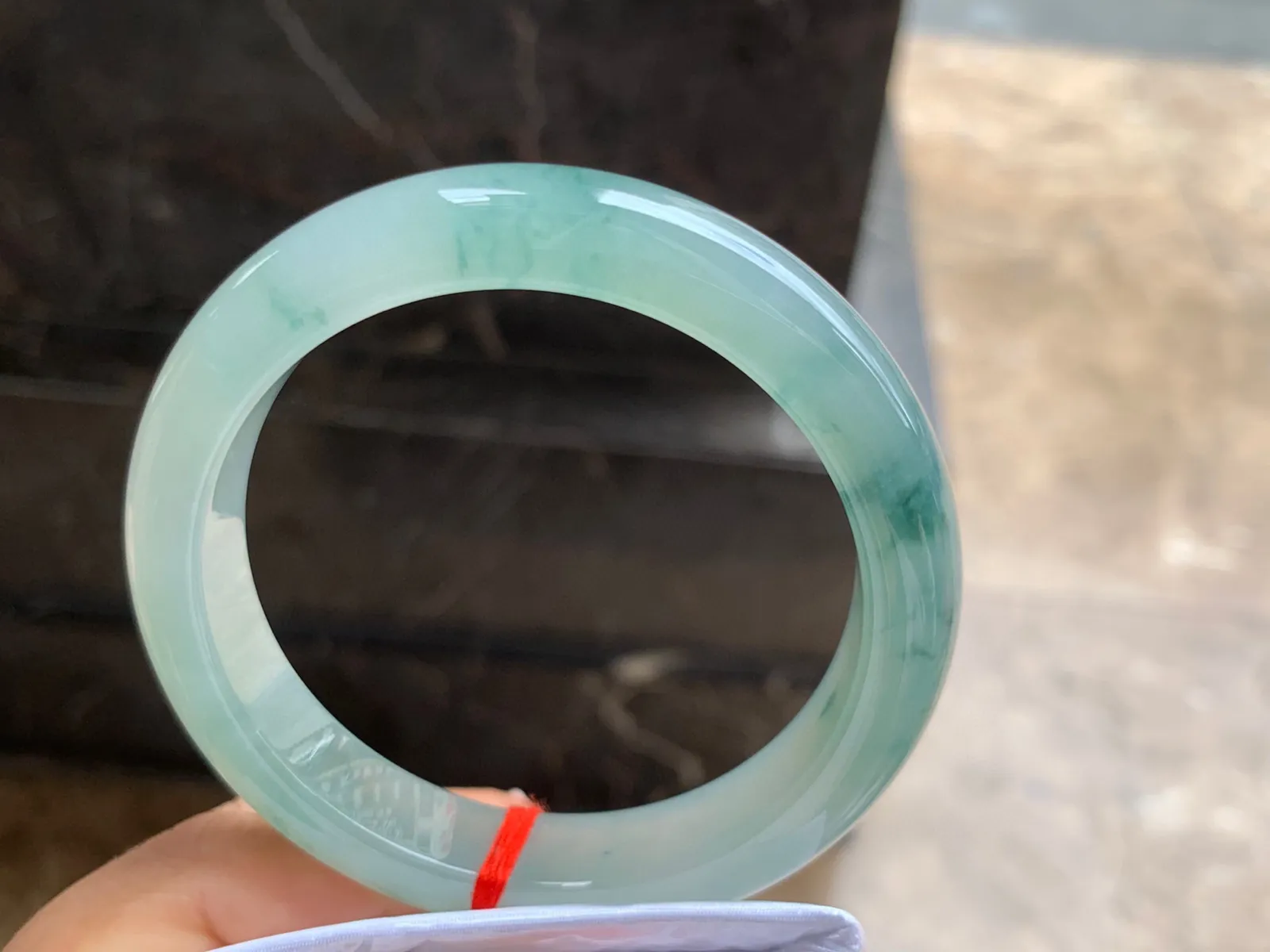 59-12.5-9mm
冰种飘花大圈口手镯 水润冰透