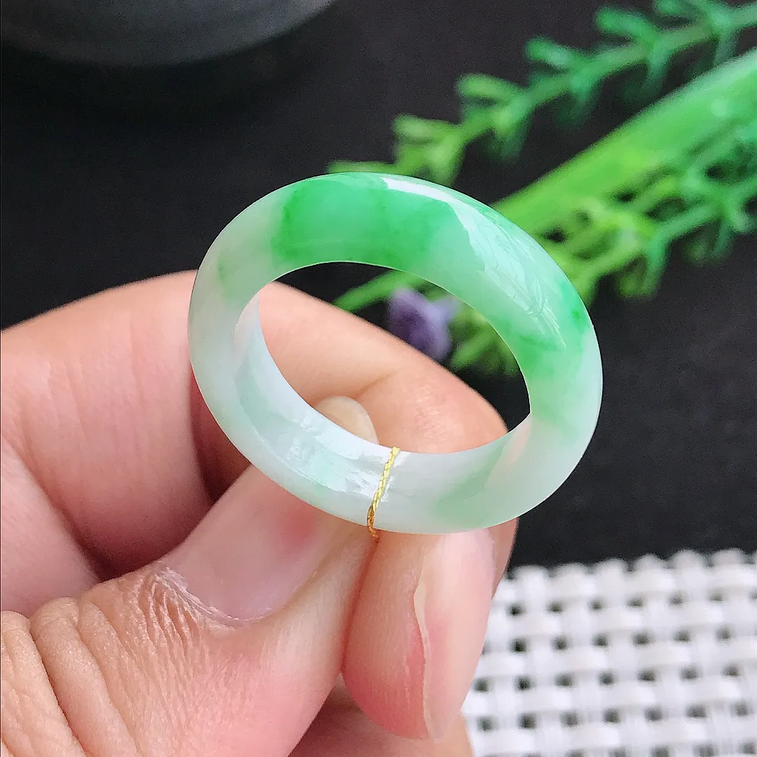 自然光18.8/6/4老坑秀气冰润飘阳绿指环戒指翡翠玉石