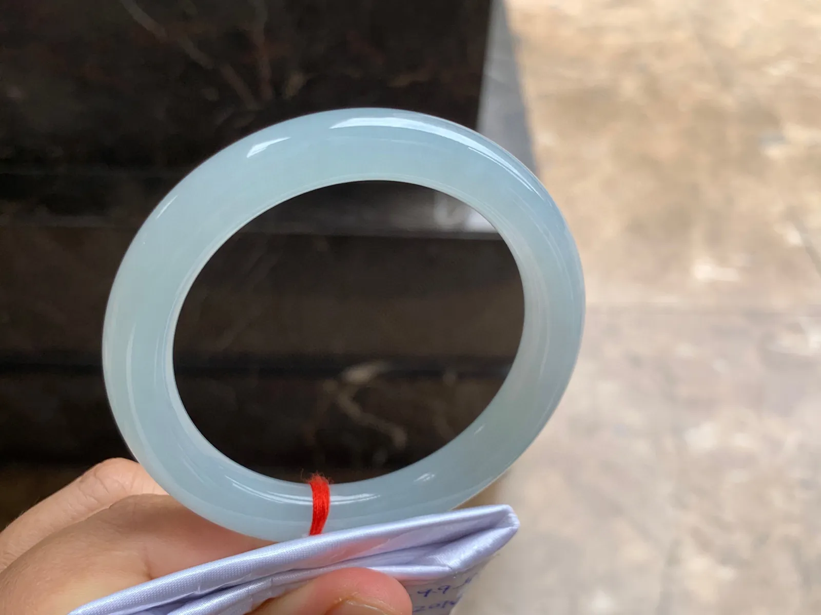 57-10mm
冰种晴水圆条手镯 水润光泽 清爽