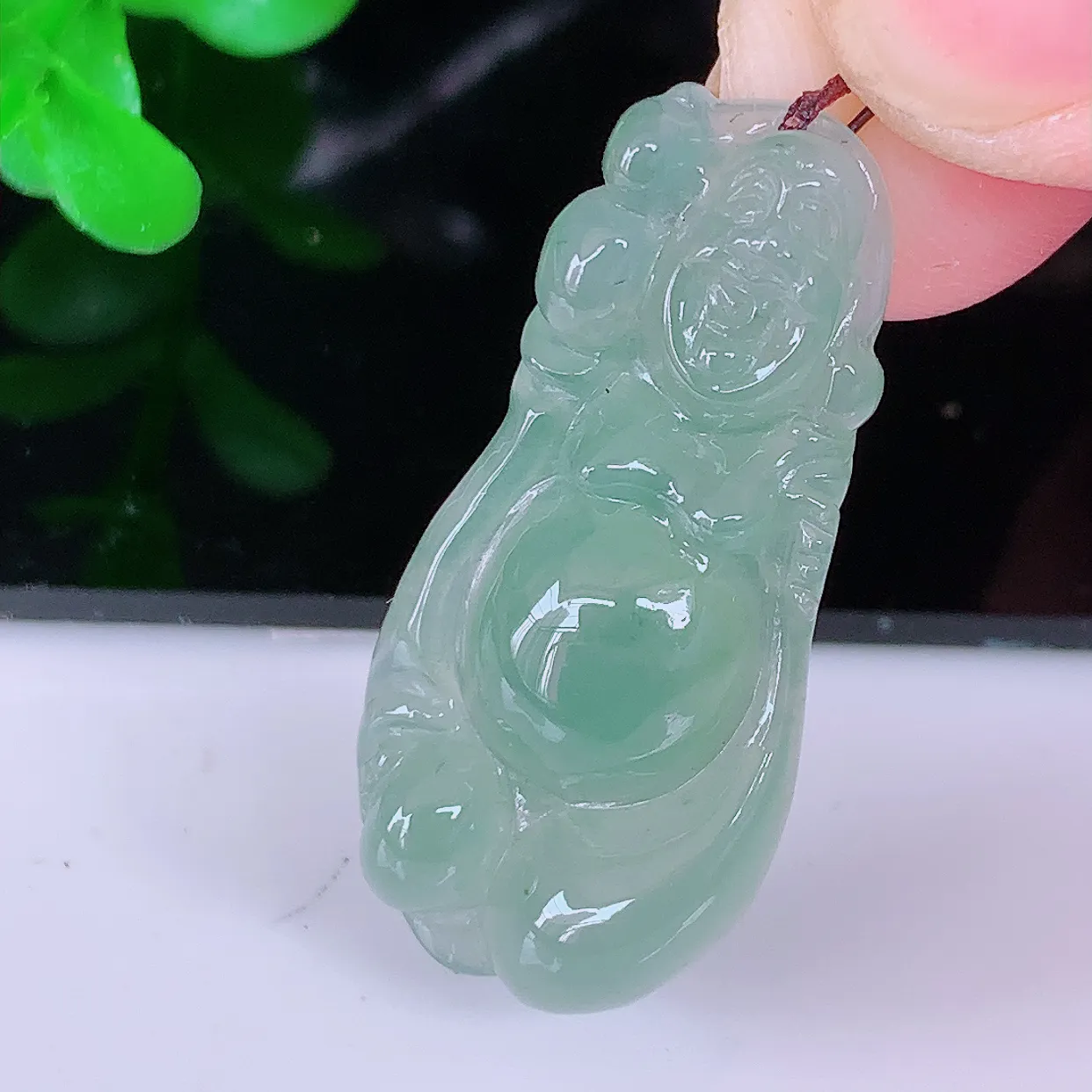 自然光实拍，冰胶逍遥布袋佛翡翠吊坠，代代有钱，水足丰盈，盈满欢喜，配戴送礼佳品！#41.26