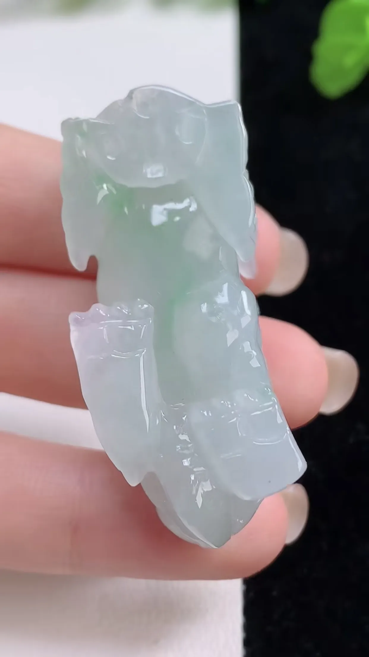 缅甸天然翡翠a货 老坑料起胶冰润 飘绿招财霸气貔貅吊坠，尺寸49-20.8-13.8mm  y 27.37
