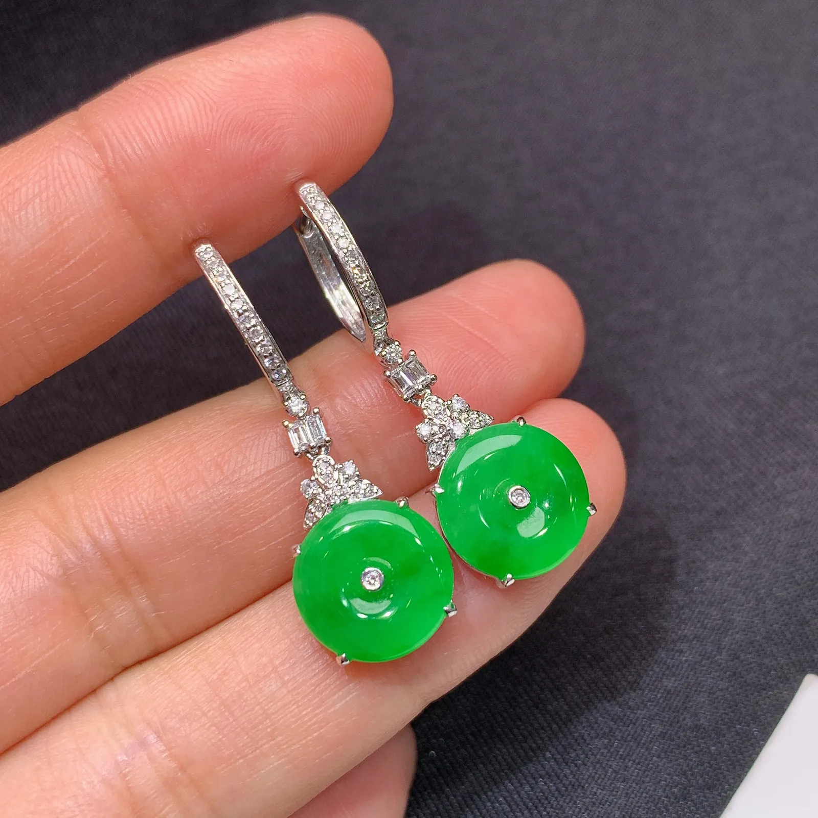 冰阳绿平安扣耳坠，18k金镶嵌，简约时尚，冰润色阳，种水足，Zhe 裸石10.6*2