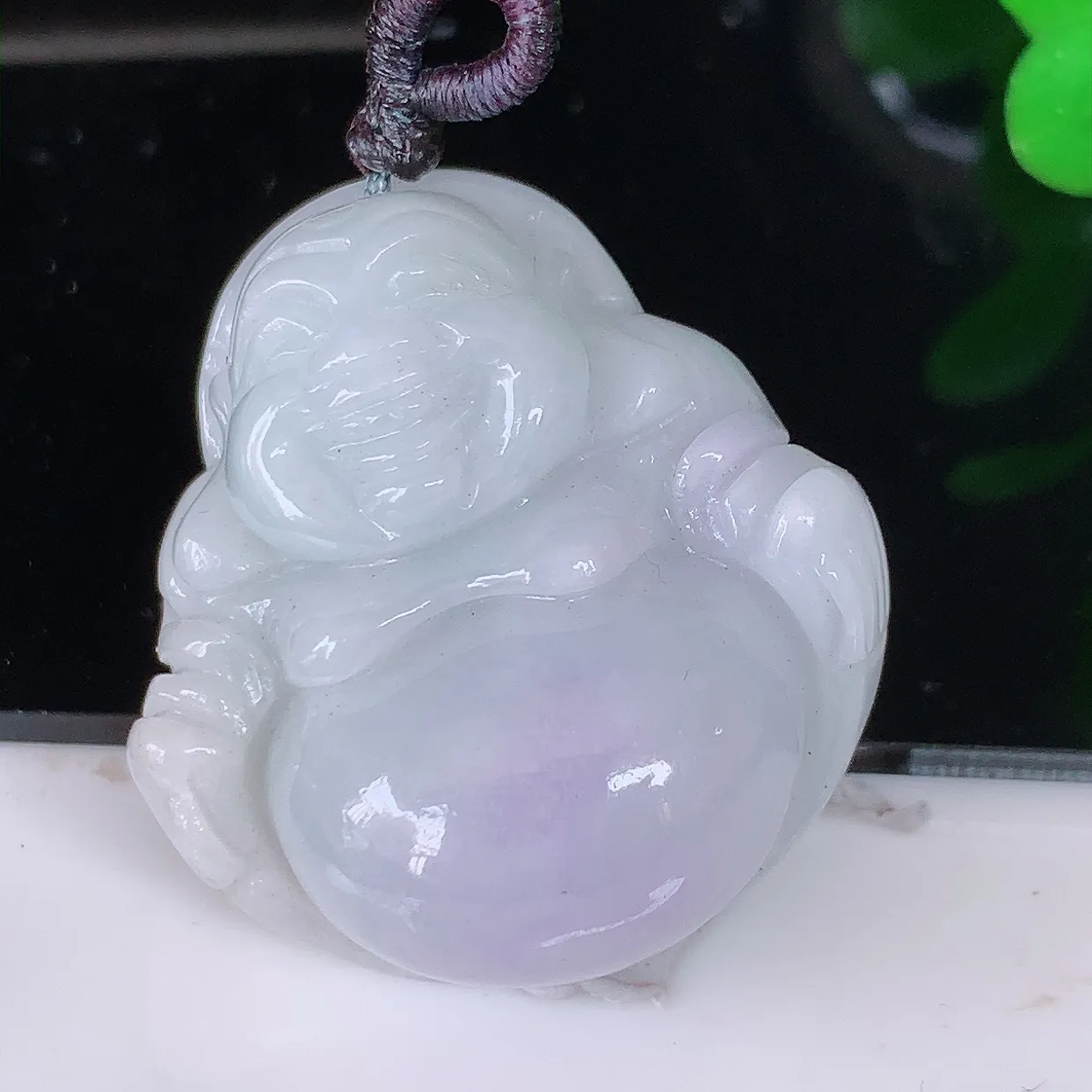 自然光实拍，冰润紫罗兰翡翠佛公吊坠，翡翠开心笑佛，种老水足，颜色漂亮，立体饱满圆润，佩戴效果赞#1.26