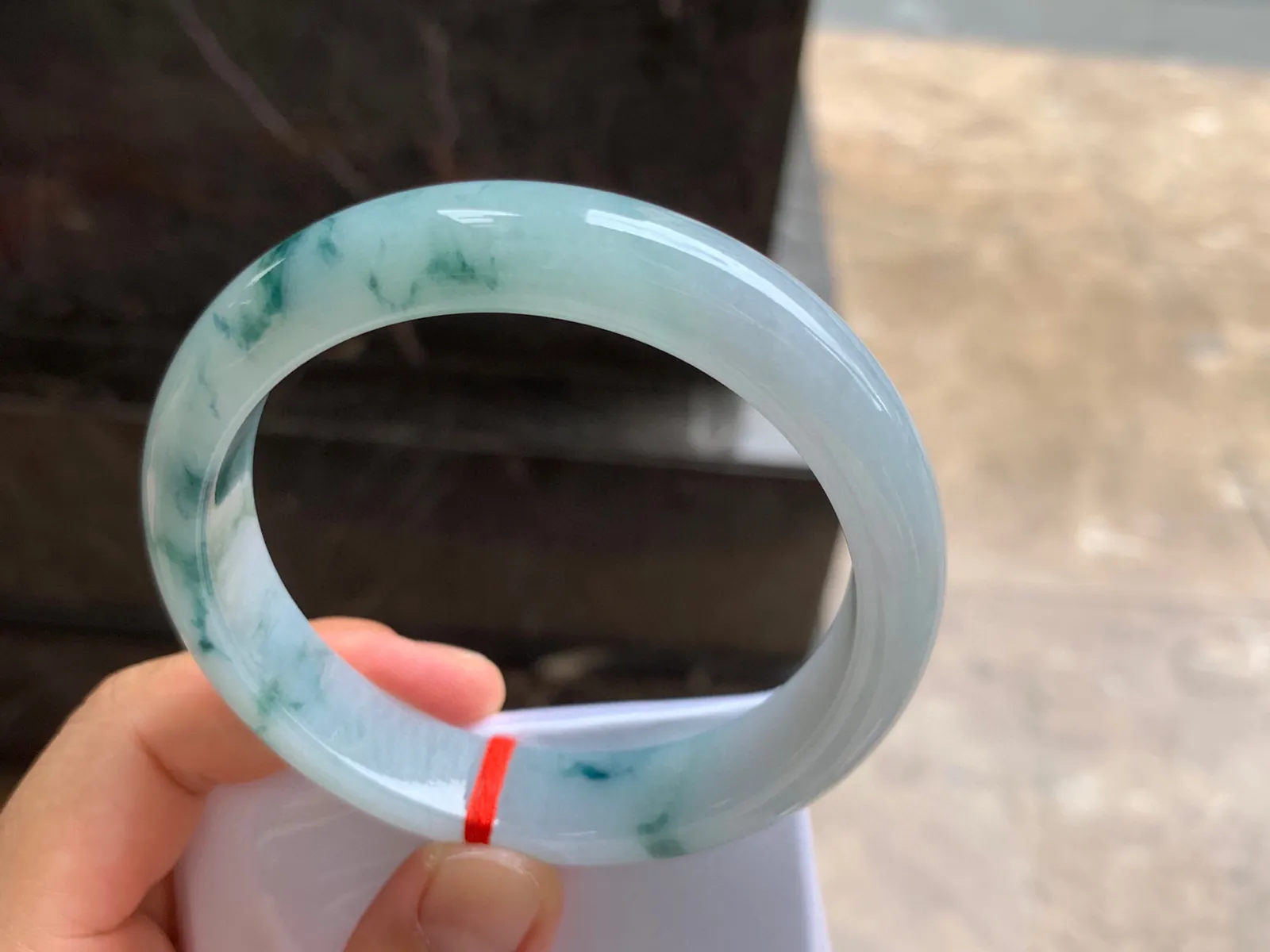 60.5-13-8.5mm
飘花手镯 底子细腻