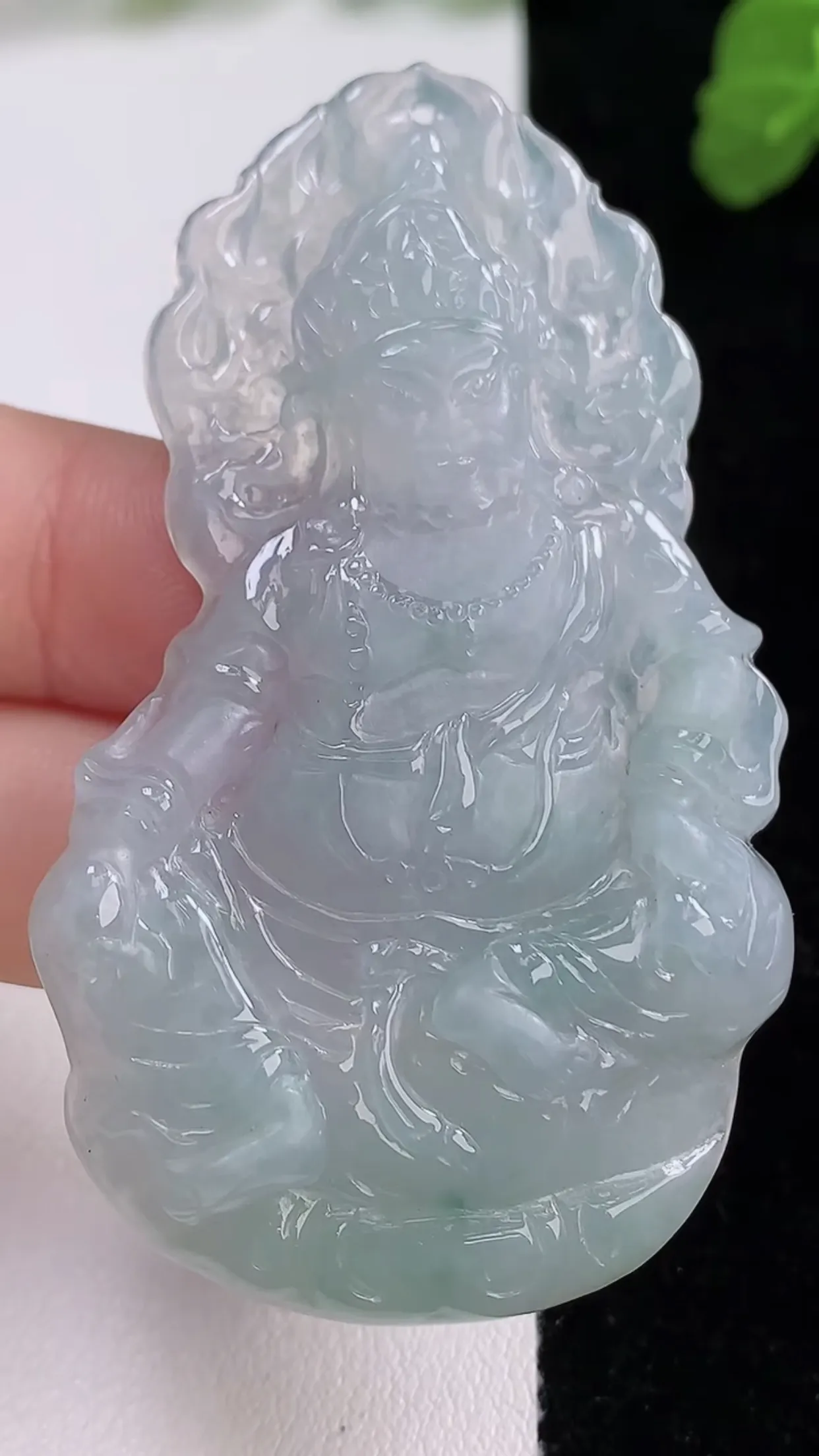缅甸天然翡翠a货 老坑料起胶冰润 飘花财神吊坠，尺寸63.6-38.5-6mm y 23.53