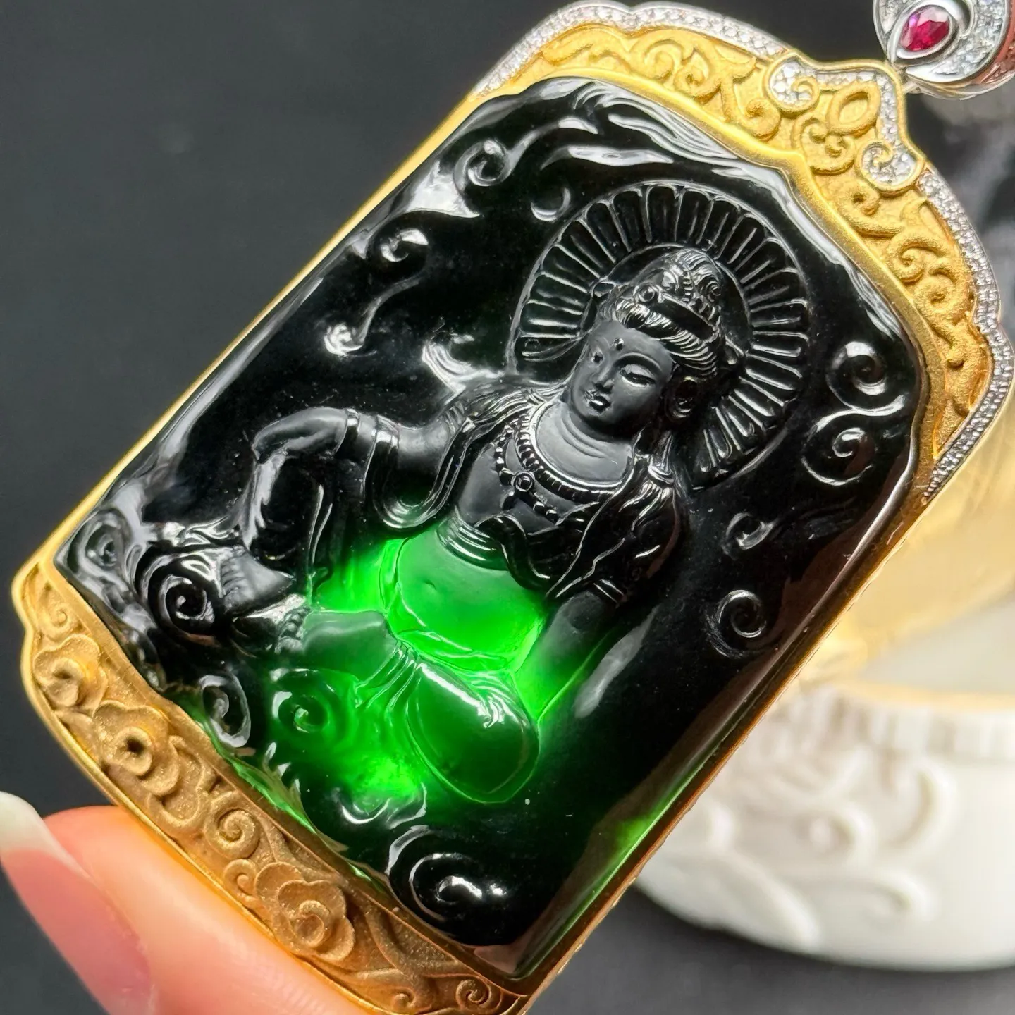 精品墨翠观音 种好色正 黑度极好 打灯通透 油性十足