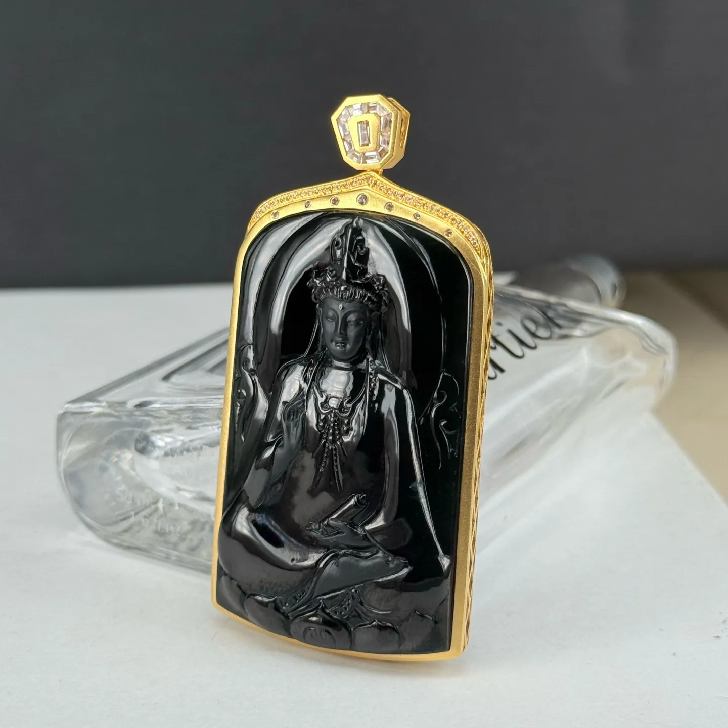 精品18k墨翠素衣观音 种好色正 黑度极好 打灯通透