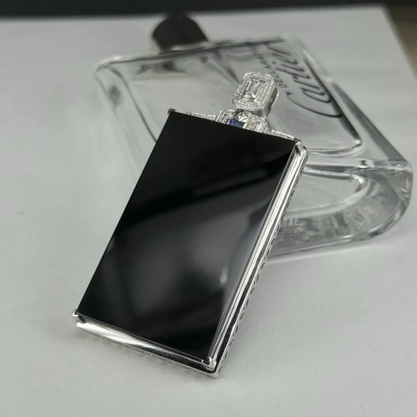 精品18k墨翠无事牌 种好色正 黑度极好 打灯通透 油性十足