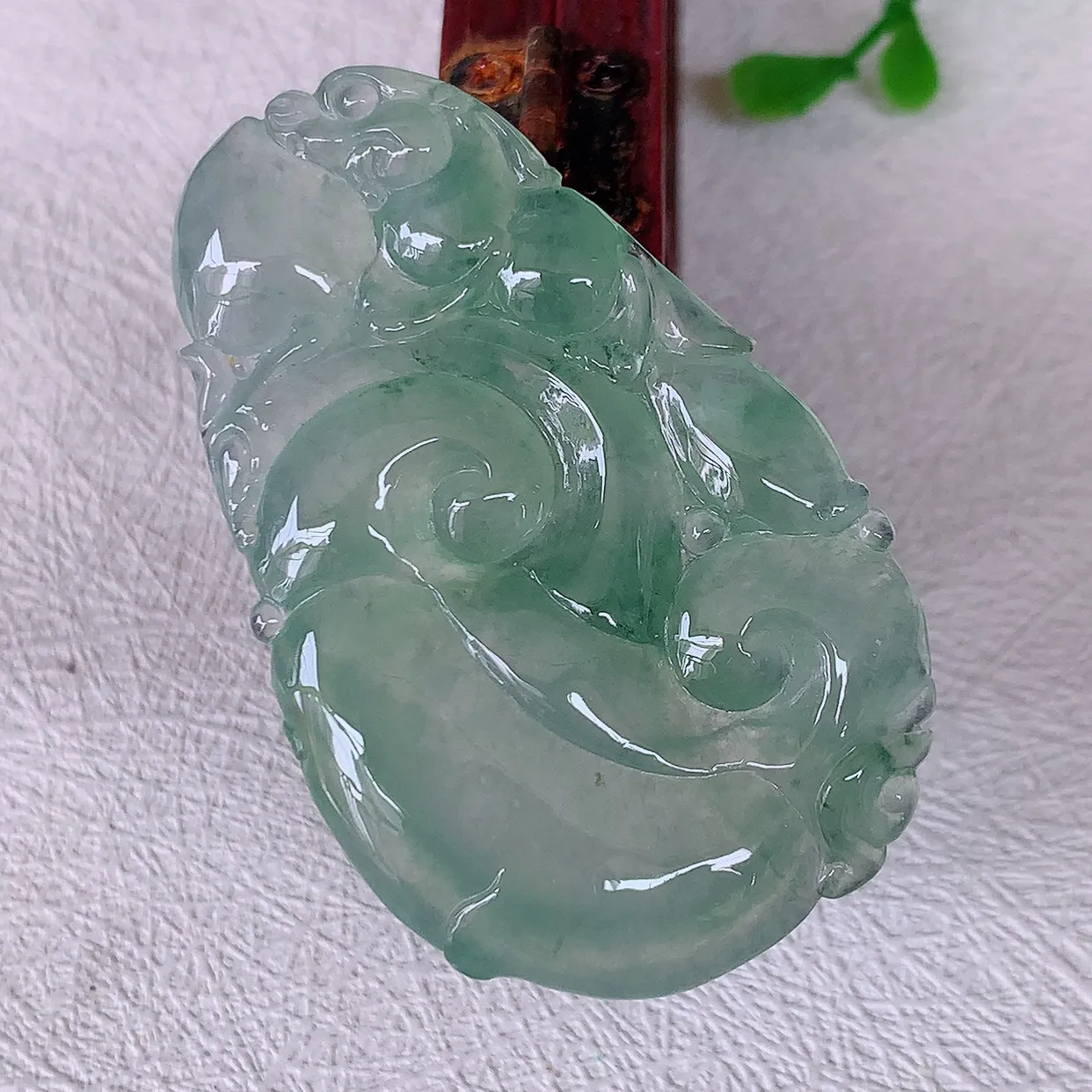 自然光实拍，冰种如意吊坠，翡翠如意，上身效果非常美，饱满大气，工艺美，万事如意，如意一生 #01.26